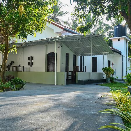 Coconut Villa 阿鲁甘湾 外观 照片